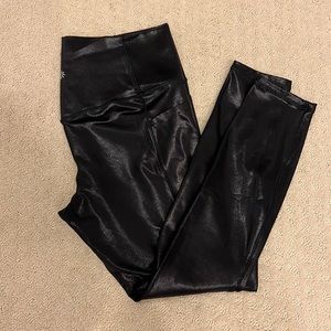 Athleta Salutation Stash Shine Tight